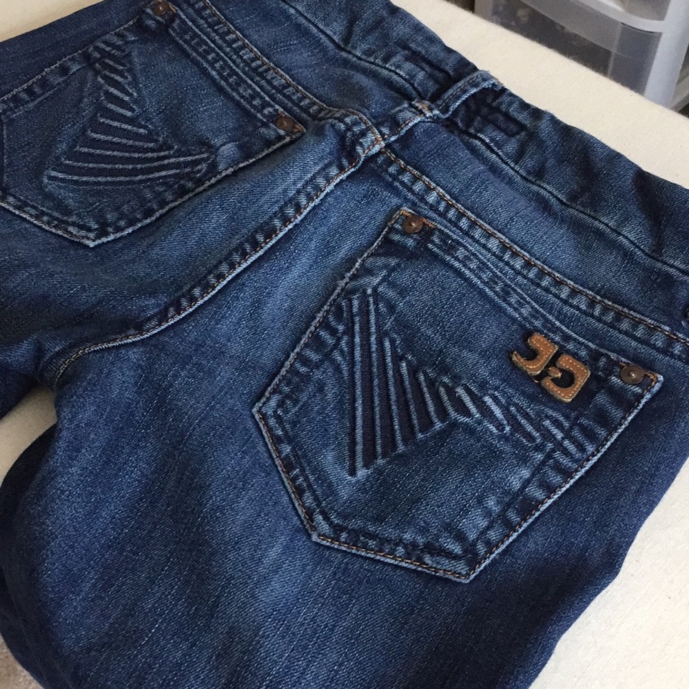 Joe’s jeans with cute pockets!